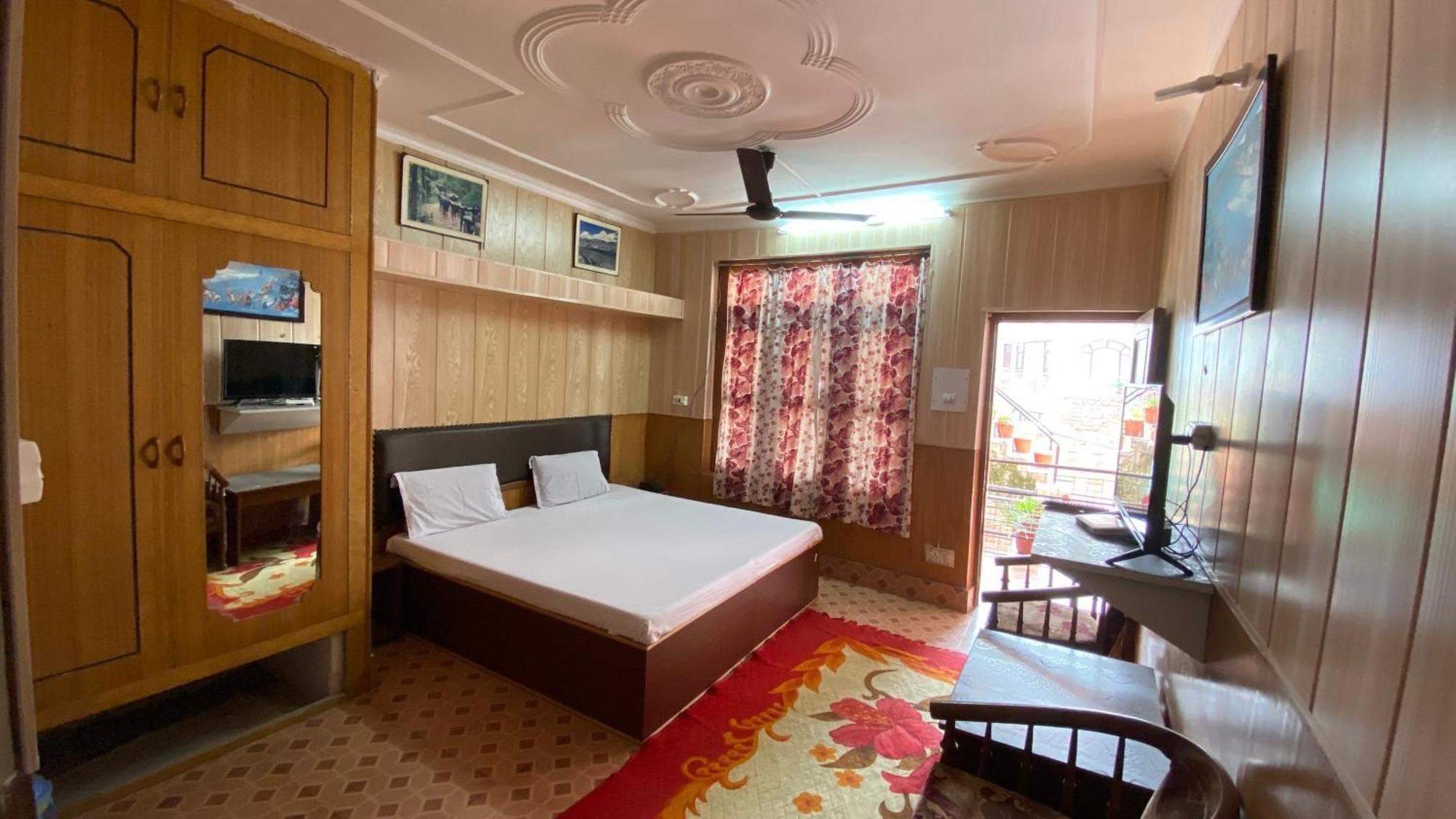 מקלוד גאנג' Hotel Ekant Lodge מראה חיצוני תמונה