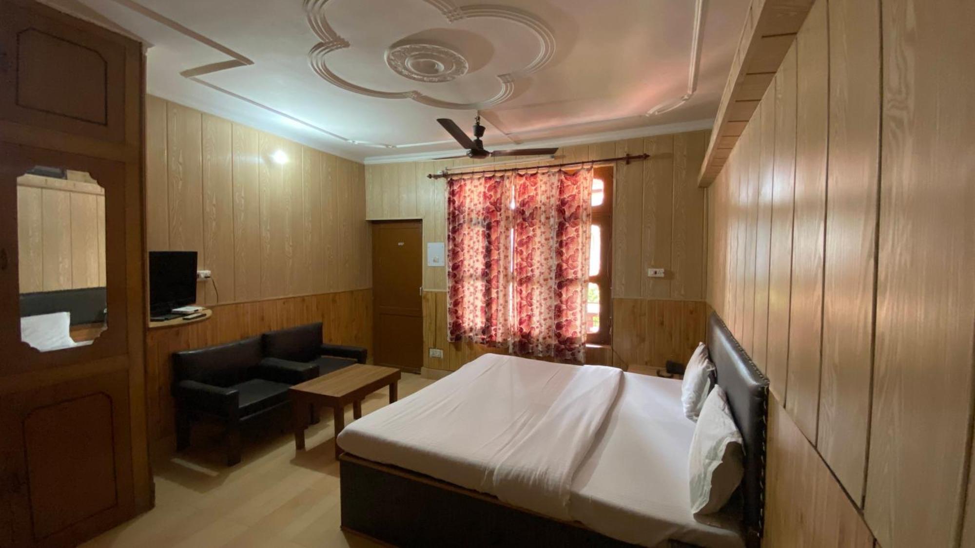 מקלוד גאנג' Hotel Ekant Lodge מראה חיצוני תמונה